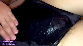 濃紺競泳水着にローションぬるぬる