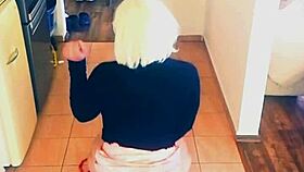 トラニーベイブのベロニカがオモチャとディルドでトレーニング