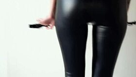 i wanna worship that juicy ass in leggings, mistress!