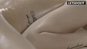 Hot Iranian housewife sex with young guy 😍