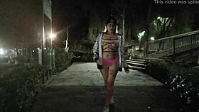 paseo en tanga flashing outdoors 😏