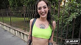 Koukám jak Brisen modeluje pro facial s velkým čurákem