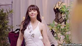 i'm izzy wilde, fucking this horny female with toys at the wedding expo, whitney wants my trans dick