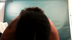 i'm the exotic hottie spreadin' wide for the nasty photogrpaher