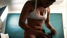 i'm the exotic hottie spreadin' wide for the nasty photogrpaher