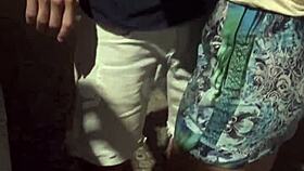 casada conhece dois novinhos na balada apronta na frente do corno leva eles embora pro carro e depois fode na rua completo red