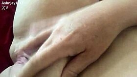 Ashlynn Pussy Play