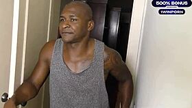 Cunhadinha Accepted a Massage and Willingly Took the Cock in Her Mouth