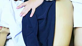 タイの女子高生が授業サボってワイルドセックス