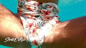 La pornostar Sheila Ortega succhia e scopa sott'acqua mentre fa snorkeling