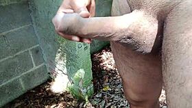 Yuri Gaúcho, the Brazilian bear, gives a handjob leading to cumload