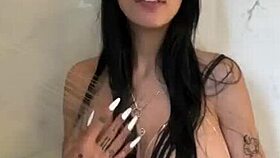 big ebony ass of mia gets admired in casual chat