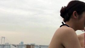 若い18+の日本人グラビアアイドルを崇拝