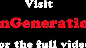 Nonna lesbica dita una giovane bellezza 18+ così lentamente.