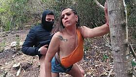 Voy Trotando A La Montaña Con Mi Amiga Me Accidente Y Me Folla El Guardabosques