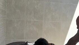 Meu cuzinho branquinho com o da amiguinha para o macho arrombar