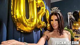 is this the ultimate milf fantasy?