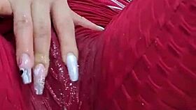 frotando mi co�o a traves de leggins hasta mojarlos delicioso - se moja y habla tan sucio que te hace excitar demasido