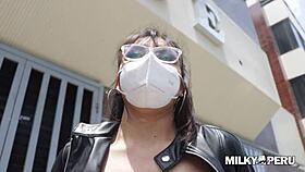 Peruana Mariana accepts gifts for sex in my apartment