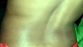 com a cunhadinha no sofa da sala no maior tesao tava vazanu orgasmo