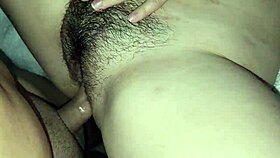 Wow, sténající nevlastní sestřička s těsnou kundou a malým 18+ čurákem zblízka!