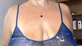 elastic saggy tits bounce with hard nipples