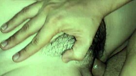 Wow, sténající nevlastní sestřička s těsnou kundou a malým 18+ čurákem zblízka!