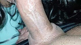 Mi boca abierta no pude evitar recibir cada gota de su semen