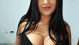 hermosa latina swallows cock does russian fucks gets facial