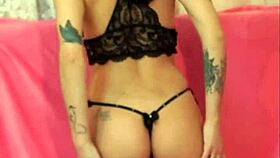 i'm yasmin muller, showing my pretty feet in this photoshoot, it's so fun behind the cameras