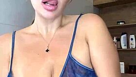 elastic saggy tits bounce with hard nipples