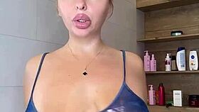 elastic saggy tits bounce with hard nipples
