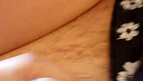 gretala - sbirciatina fica pelosa e tanga