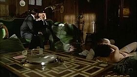 Ιταλίδες σταρ όπως η Carmen Di Pietro λάμπουν σε ρετρό τριχωτές λεσβιακές δράσεις. Βιντάζ γαμάει ποτέ δεν έμοιαζε τόσο ωμό