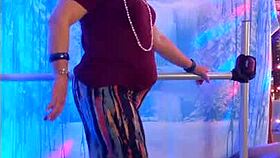 HOTWIFE STEFFI CRAZY PANTS PUSSY DANCE