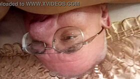 i'm licking my mature wife's cunt in this real home video