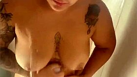 Rabuda flashing in bath 😏