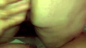 Slurvet dyp hals suging leder til skrikende squirt og sæd 😍