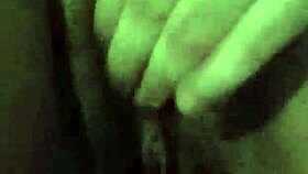 Abrindo Minha Bucetinha Virgem Molhadinha Pra Ser Lambida