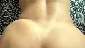 bronzeada gostosa lets novinho cum inside!