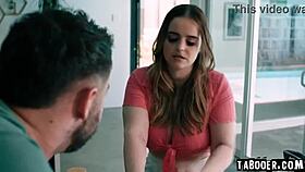 אני כל כך קרוע מצפייה בסת' פורץ לראות כל רגע אינטימי של מציצה לברונטית