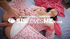 Hot cougar sucks stepsons cock in bathroom! 🛁