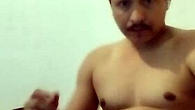 Amateur Masturbates In Friend's Room During Massage