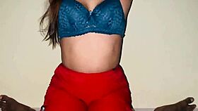 girlfriend secretly fucks best friend in girls pg room hindi style