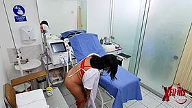 ginecologo se coge a milf peruana bien buena que le gusta la polla