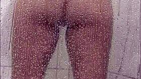 fui tomar banho e me masturbei no chuveiro 😏