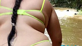 Seks op het strand in het openbaar