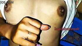 Bokep Indo Viral Crot Di Payudara Ponakan