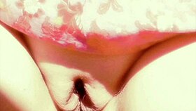 Mature exhibitionist flashes her big pussy