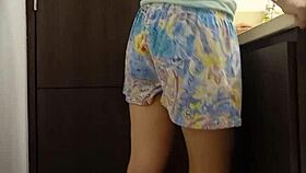 Hidden cam catches Venezuelan nurse Milet peeing?